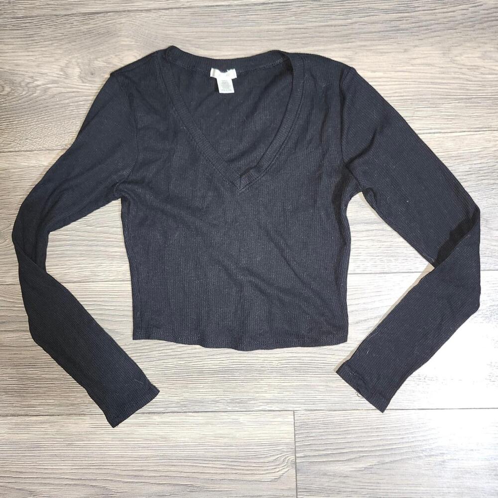 Women's size small black long sleeve thermal top with v-neck